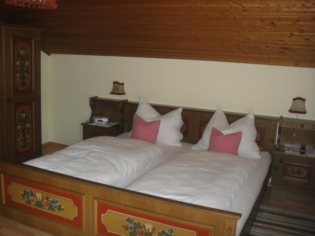 Ferienwohnung Haus Lehen Sankt Koloman Habitación foto
